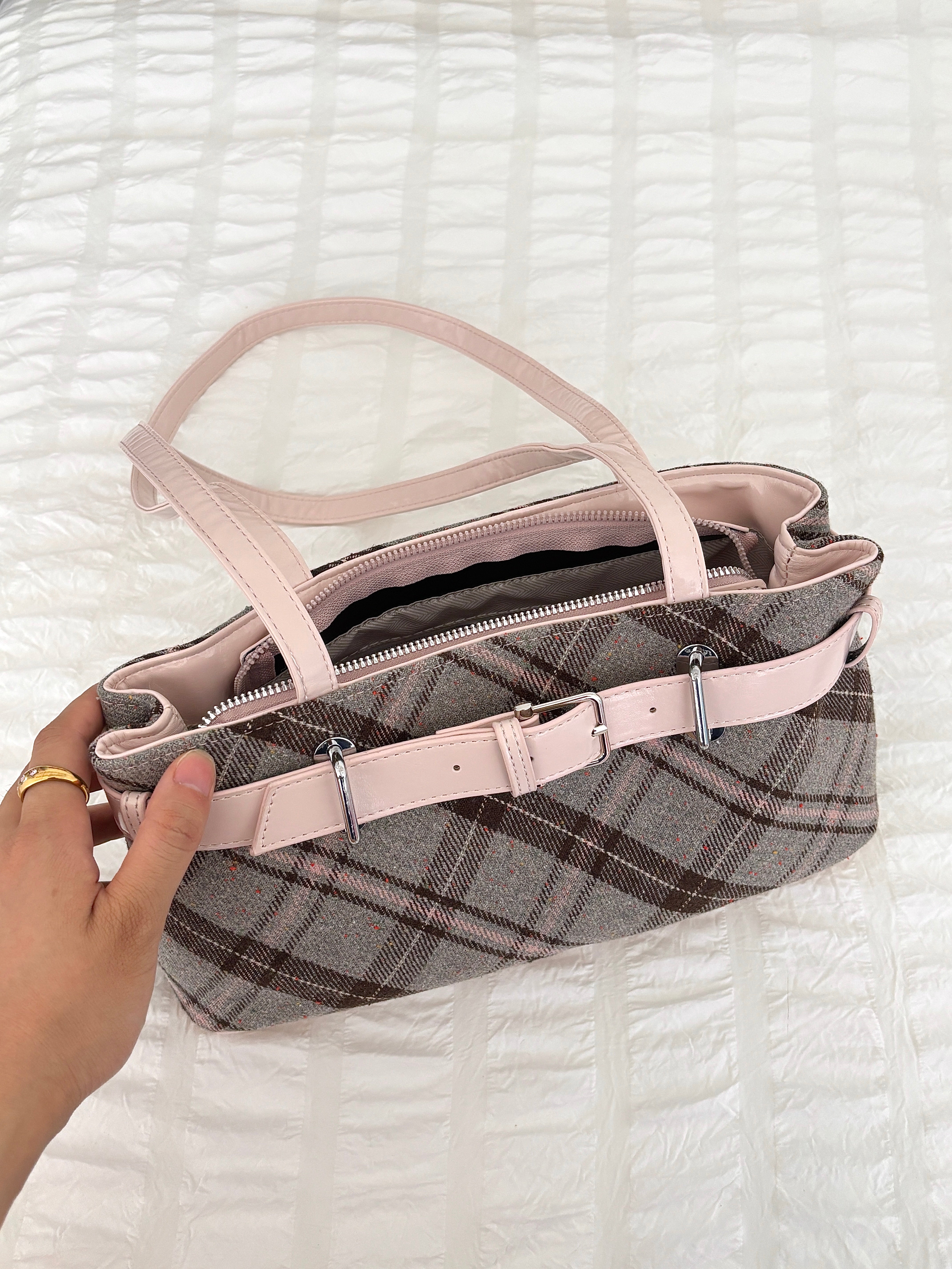 Dolly Check Bag