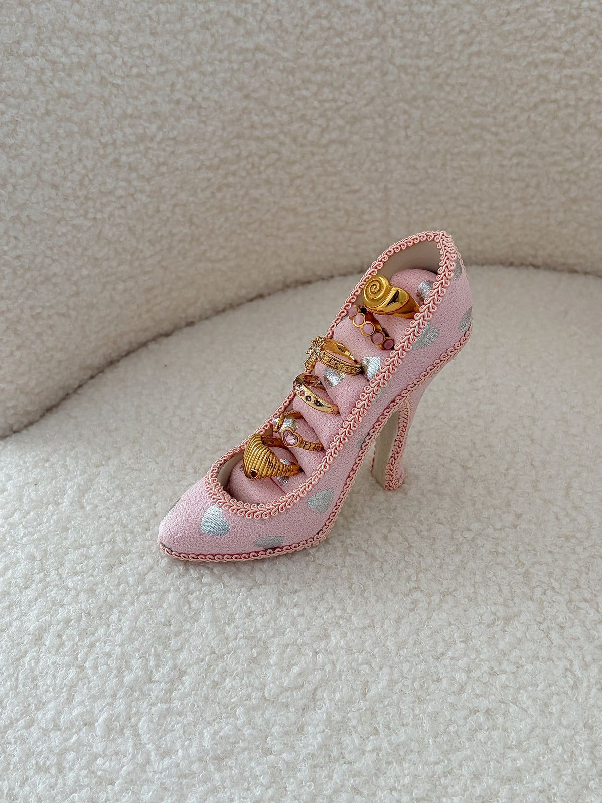 Dolly Heel Ring Holder
