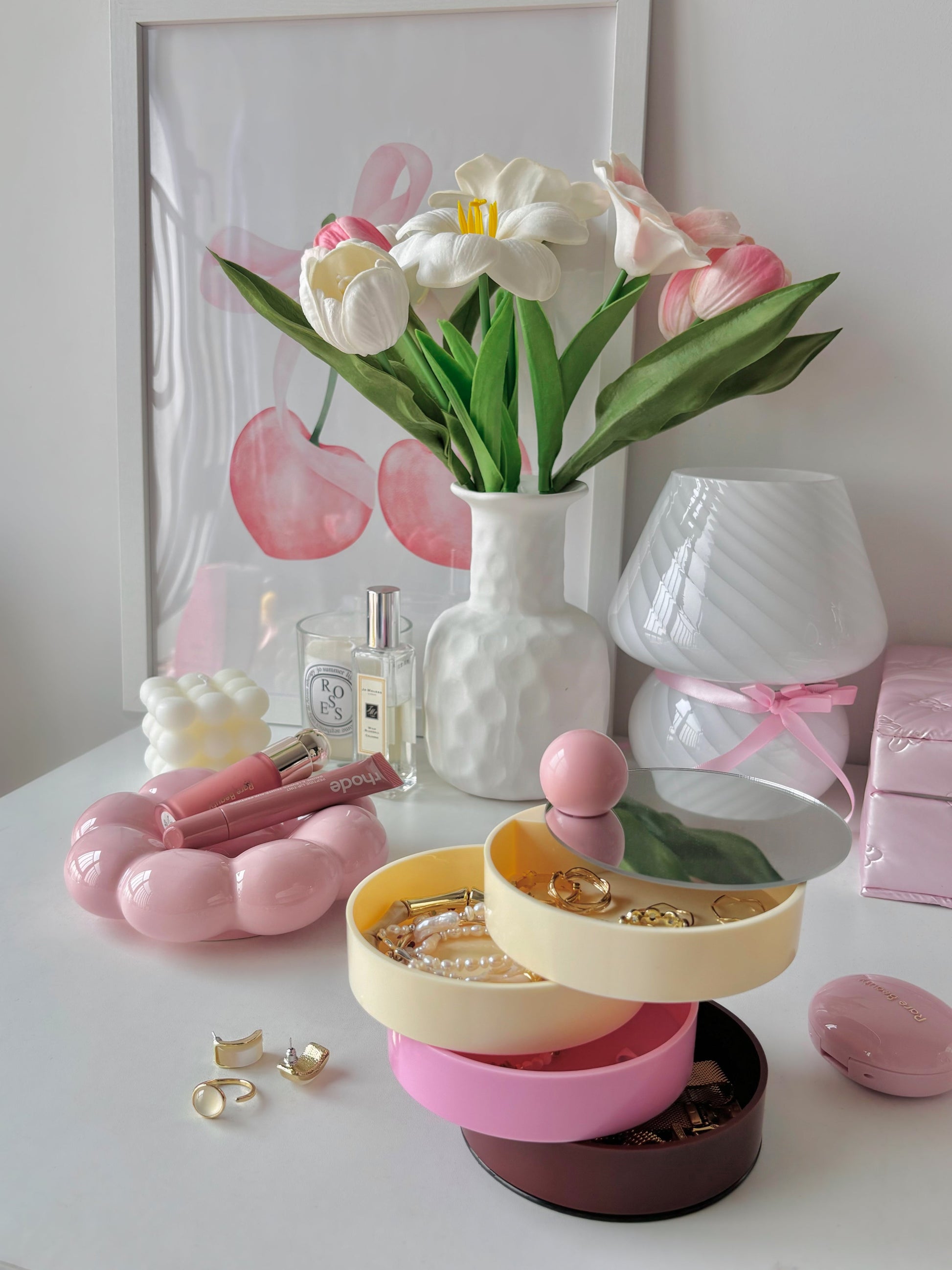Spinny Pink jewelry Organizer on the pinky girl vanity, perfect as the vanity decoration