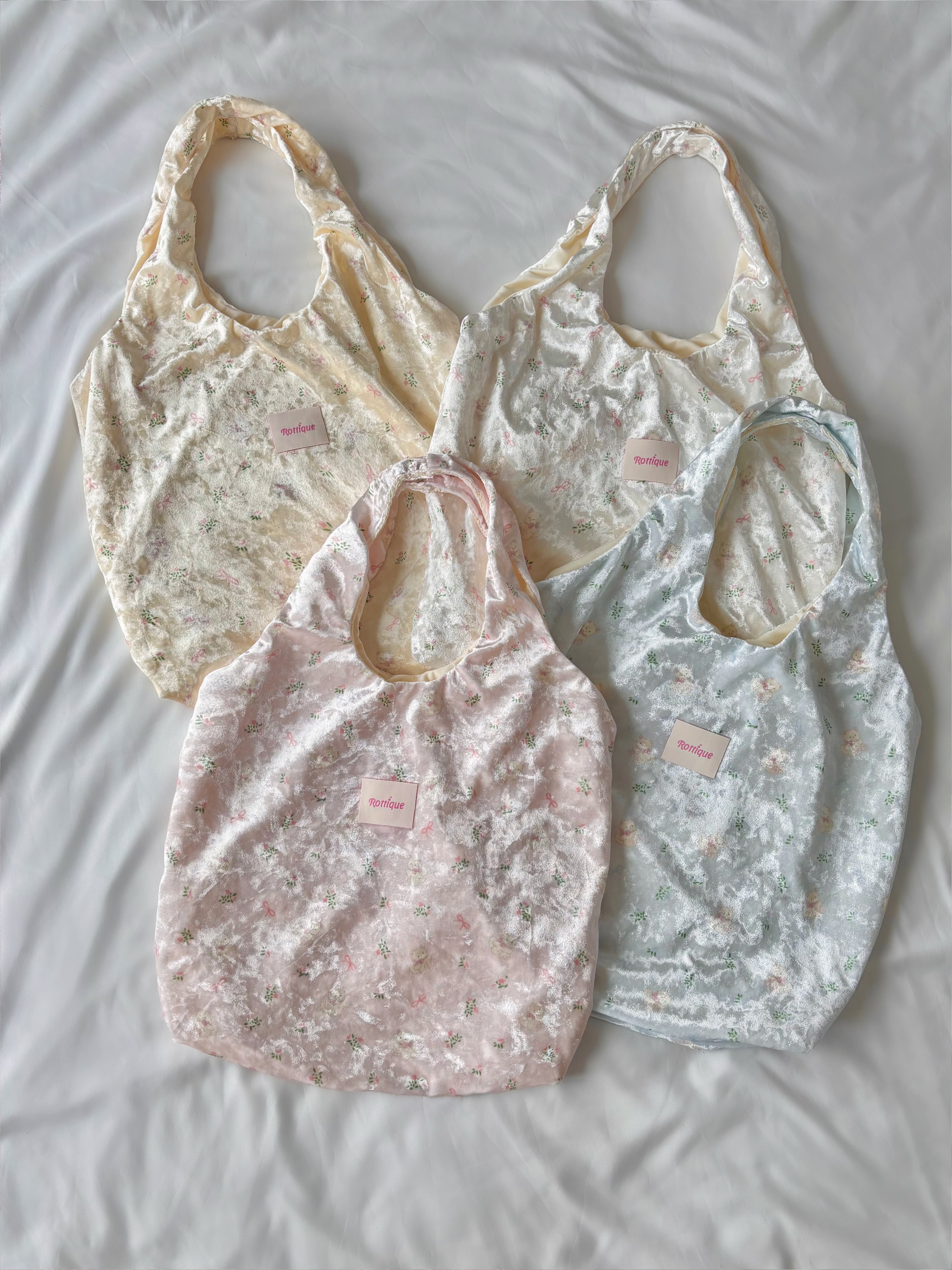 Stardust Tote Bag with glittery texture  and inner zippered pocket, perfect for your daily routine and vacation outfits
